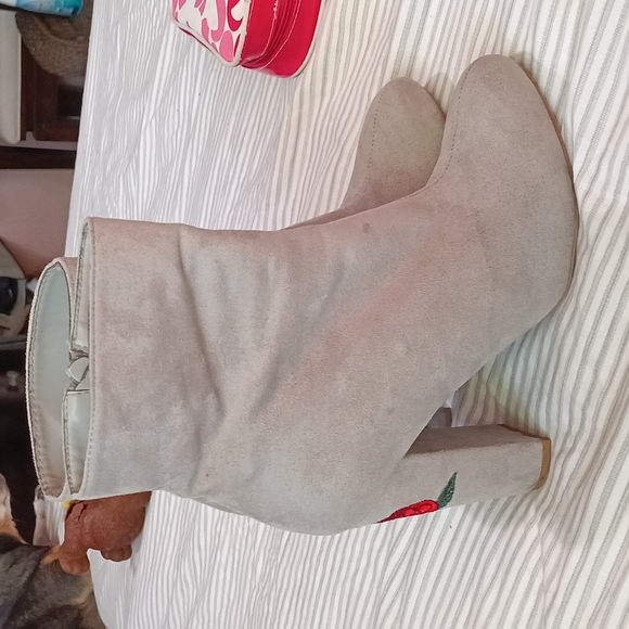 Booties - Picture 2 of 4